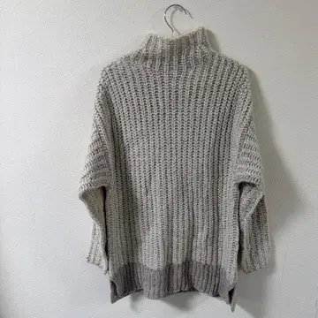 MACPHEE 베이지 터틀넥 니트 오버 사이즈