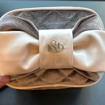 snidel 리본 포함 벨벳 파우치 그레이