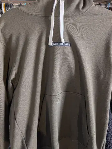 THE NORTH FACE 카키 후드 부착 후드티