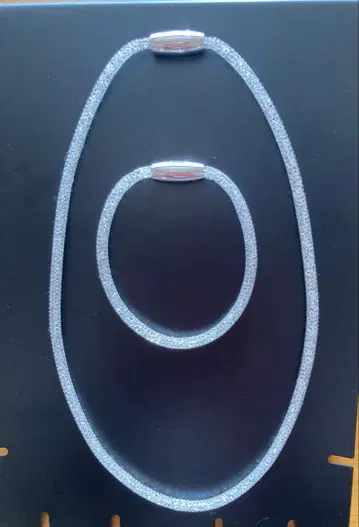 스테인리스 반짝이는 비쥬가 들어간 메쉬 목걸이 & 팔찌 세트