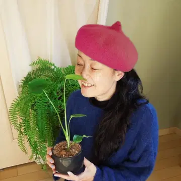 뾰족 베레모 스트로베리