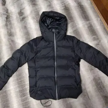 UNIQLO 블랙 심리스 다운 자켓 M