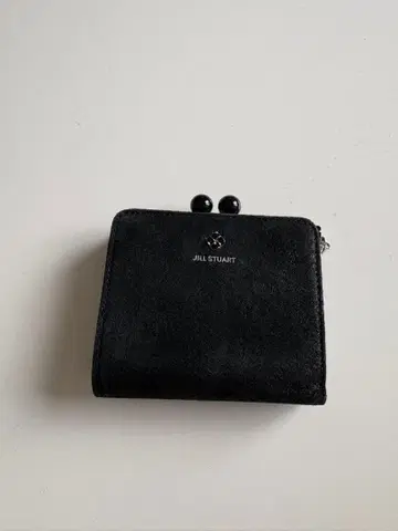 질 스튜어트 블랙 접이식 지갑