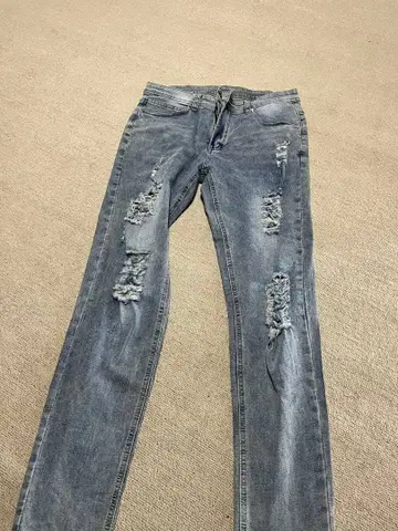 데미지 가공 슬림핏 데님 팬츠