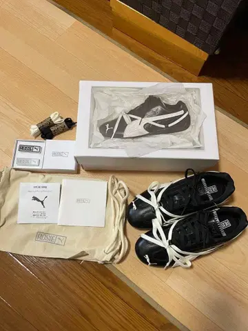 PUMA ROSE 콜라보 스니커즈 블랙/화이트 새상품 23cm