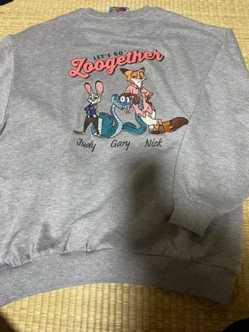 주토피아 2 캐릭터 백 프린트 맨투맨 트레이닝복