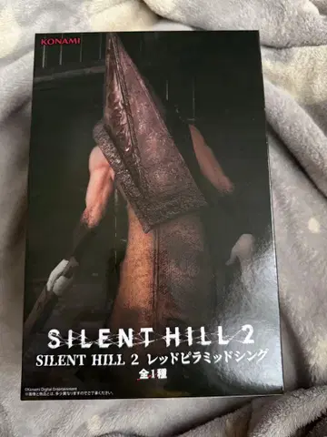 SILENT HILL 2 레드 피라미드 싱 피규어