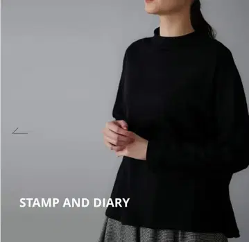 STAMP AND DIARY 코튼 캐시미어 모크넥 풀오버