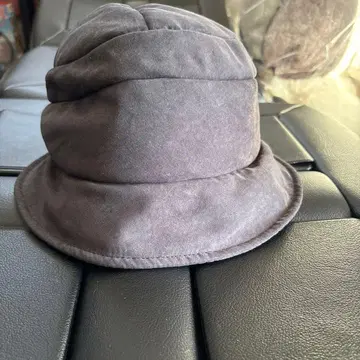 marie claire bis의 그레이 햇