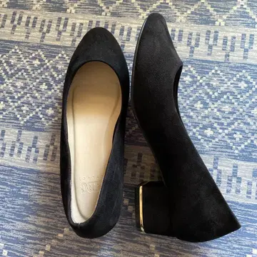 블랙 스웨이드 느낌 펌프스 22.5