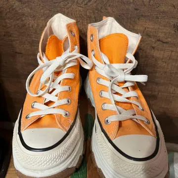 CONVERSE TREKWAVE HI ORANGE