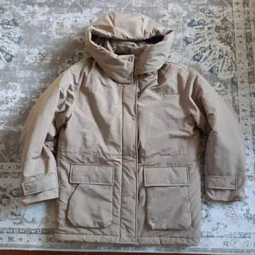 베이지 후드 부착 다운 자켓 하이브리드 다운 자켓