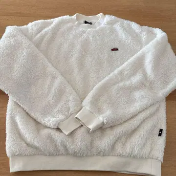 new balance 플리스 보아 크루넥 니트