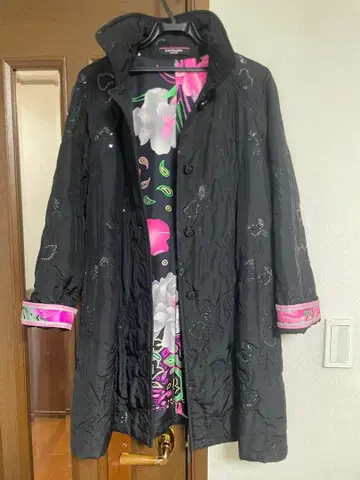 새상품급 레오나르 코트 꽃무늬 블랙 M 상당