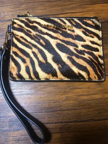 MICHAEL KORS 레오파드 무늬 프래그먼트 케이스 미니 지갑