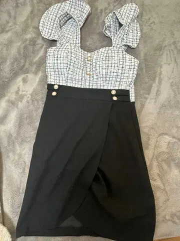 슬리브리스 블랙 앤 화이트 체크 드레스