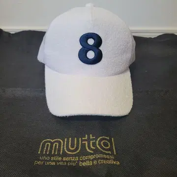 [ 미사용 새상품 ] muta 숫자 8 자수 화이트 캡
