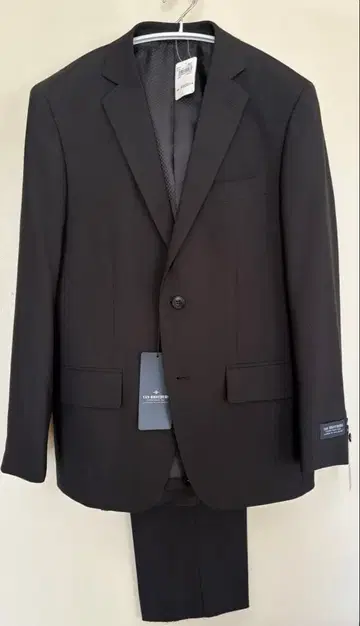 새상품 블랙 수트 (자켓 & 팬츠) 택 포함