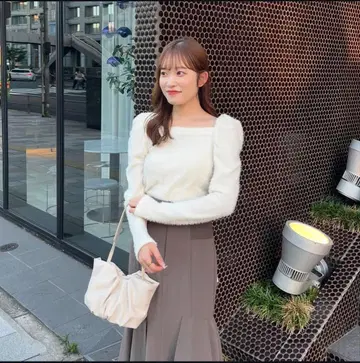 페더라이크 티셔츠 스퀘어 상의 페더라이크 티셔츠 타이트 스커트