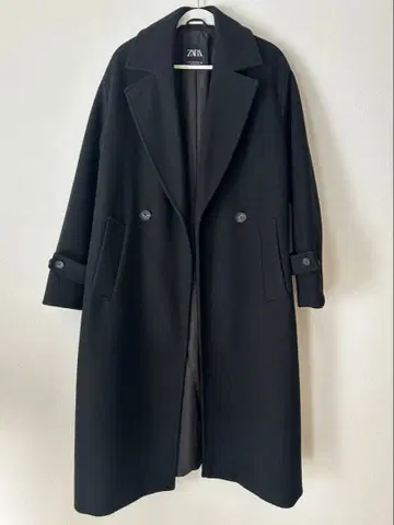 ZARA 블랙 체스터 코트