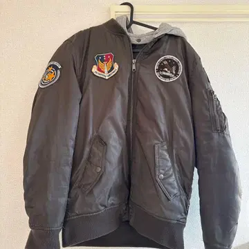 후드 부착 다크 브라운 MA-1 자켓