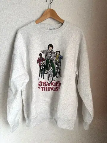 기묘한 이야기 x GU 속기모 맨투맨