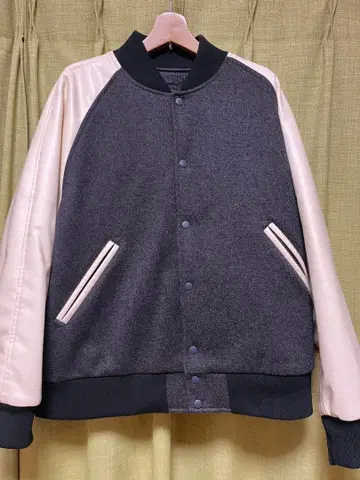 미중고 유니클로 스타디움 점퍼 다크 그레이 화이트 XXL 사이즈