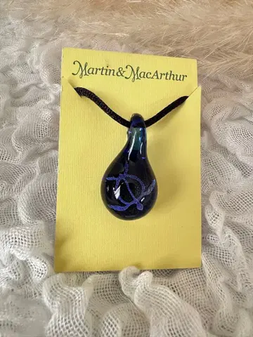 새상품 미사용 Martin & MacArthur 파란색 펜던트