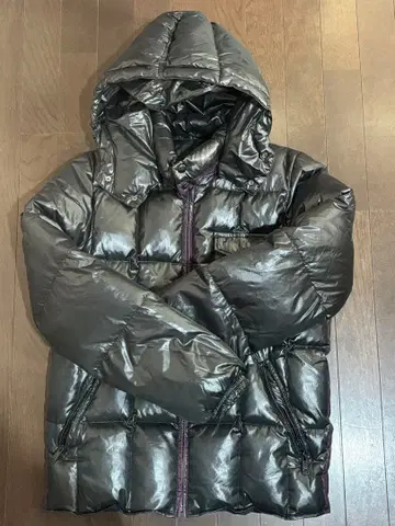 후드 부착 다운 자켓 블랙 퍼플