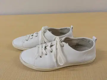 마가렛 하우엘 아이디어 화이트 가죽 레이스업 스니커즈