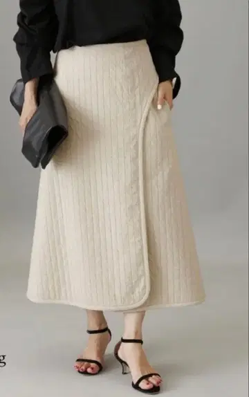 VERMEIL par iena 퀼팅풍 디자인 랩스커트