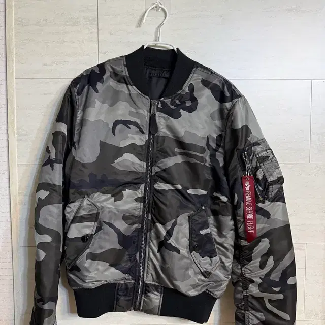 알파인더스트리 카모 MA-1 항공점퍼 (방탄정국착용)