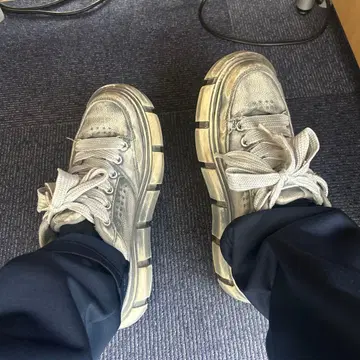 ZARA 통굽 스니커즈 그레이 42