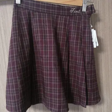 택 포함 새상품 Fint 버건디 체크 미니 스커트