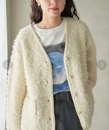 FREAK'S STORE 아이보리 부클레 금장 버튼 가디건