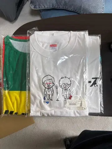 내일의 부족한 두 사람, 리틀 투스 티셔츠