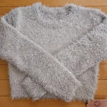 미사용품 여성용 상의 실버계 크롭 니트 프리 사이즈