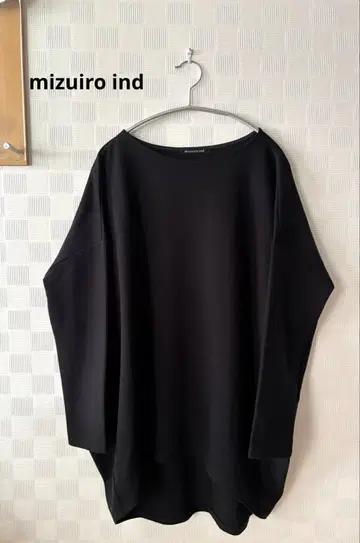 미즈이로 인드 보트넥 코쿤 실루엣 풀오버 블랙 새상품급