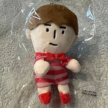 빨간색과 화이트 스트라이프 봉제 인형