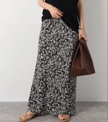 새상품급 plage 플라주 꽃무늬 롱 스커트 A라인