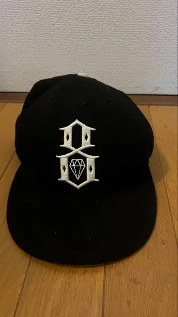 REBEL EIGHT 블랙 야구 모자