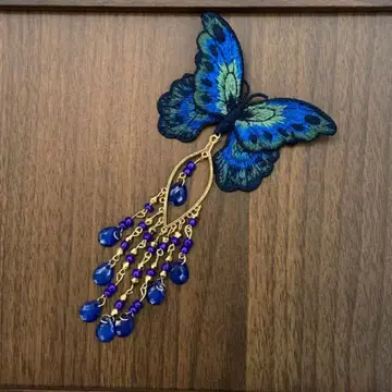 파란색 자수 나비 헤어 액세서리
