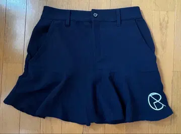 CUARTO UTD. 네이비 스커트