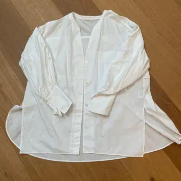 스터링 루어 V넥 셔츠 배송비 포함