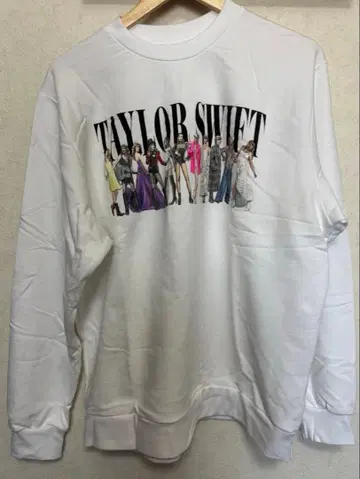 테일러 스위프트 그래픽 맨투맨 화이트 M