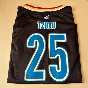 TWICE READY TO BE SPECIAL 메쉬 유니폼 쯔위