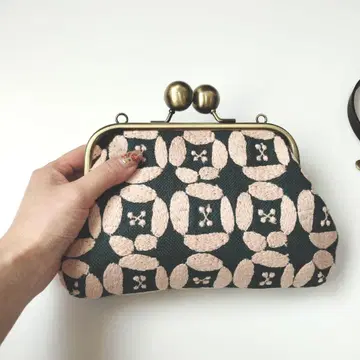 미나 페르호넨 디어 가마구치 숄더 파우치