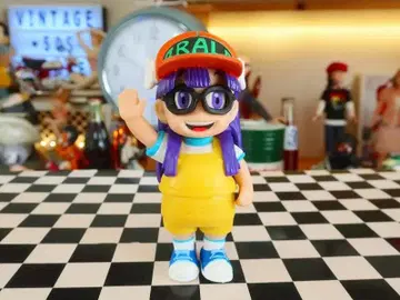 토리야마 아키라 닥터 슬럼프 아라레짱 피규어 Yellow