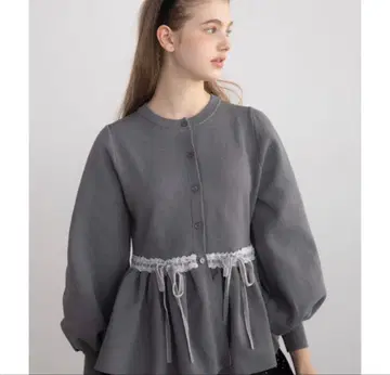 idem 이뎀 벨루어 리본 페플럼 가디건