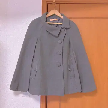 fi.n.t 그레이 케이프 코트 버튼 포함